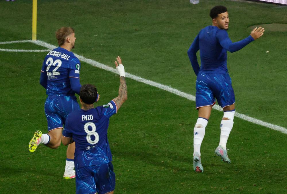 湖人惨败，詹姆斯赛后暗示球权分配有问题，没有打出团队篮球